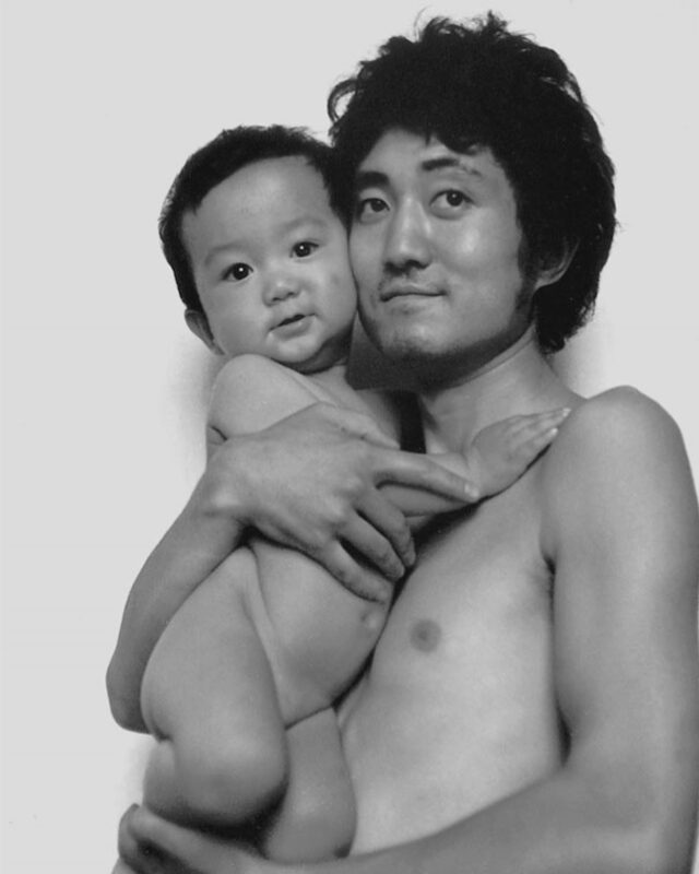 Aynı Fotoğrafı Her Sene Çeken Baba ile Oğlun 28 Yıllık Öyküsü